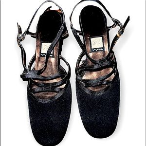 Women’s Nina Black Suede Closed Round Toe plump Heels (10M)